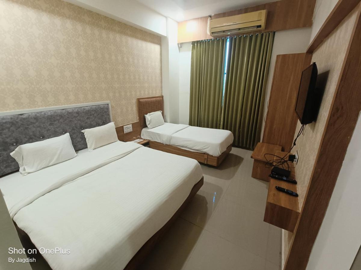 Hotel Asopalav Ґандінаґар Екстер'єр фото