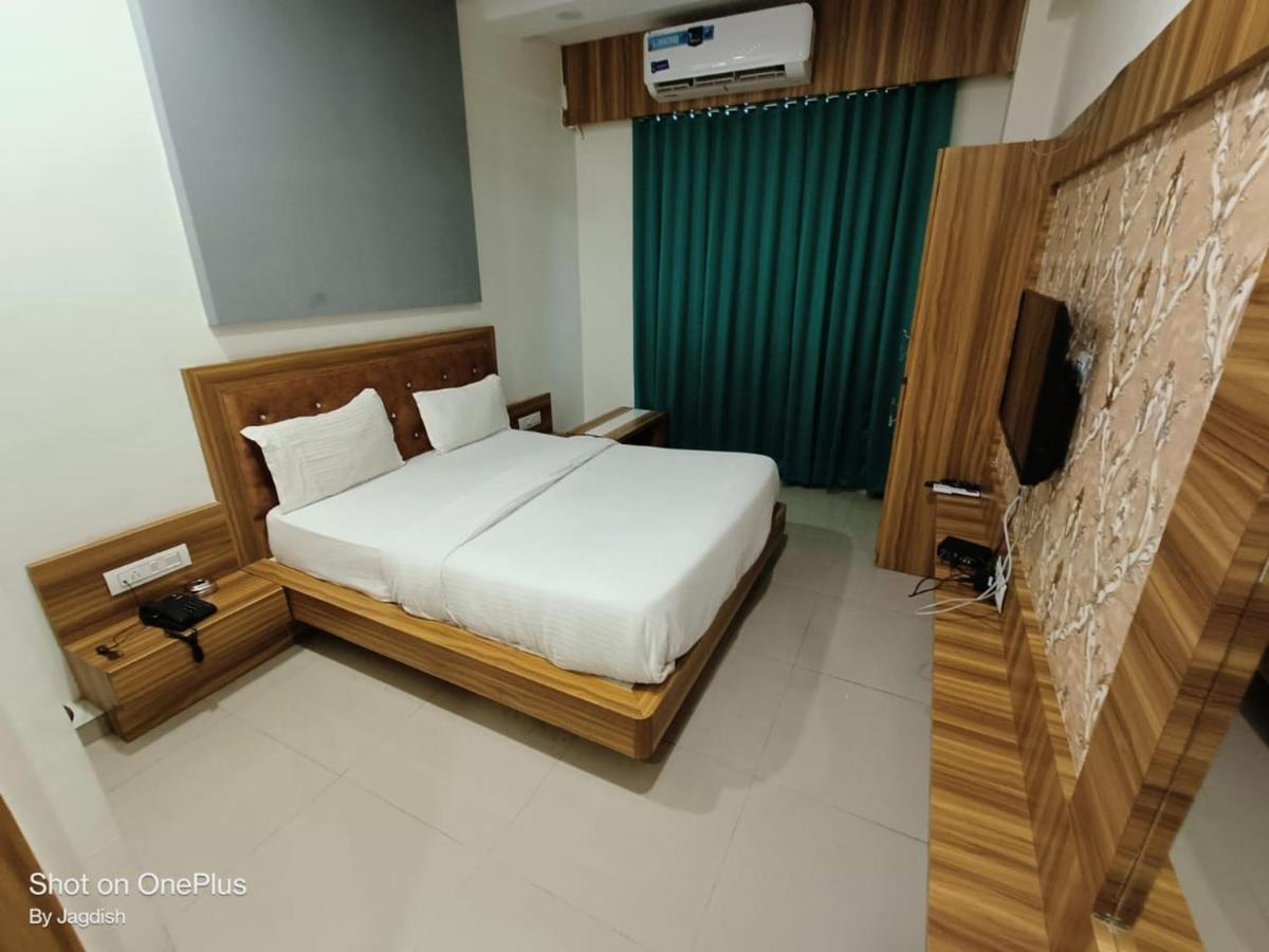 Hotel Asopalav Ґандінаґар Екстер'єр фото
